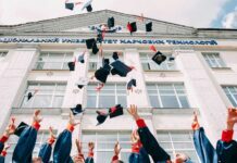 4 Reasons to Enroll and Graduate in Certificate in Human Resources Online Graduate in Certificate